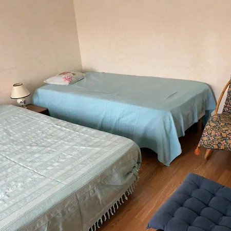 With Terrace Near The Of דירה